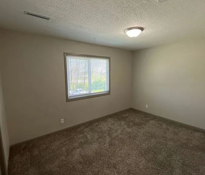 325 Ash St #7 — Photo 6