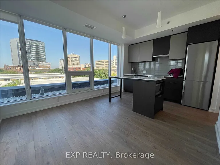 203 College St #502 — Photo 2