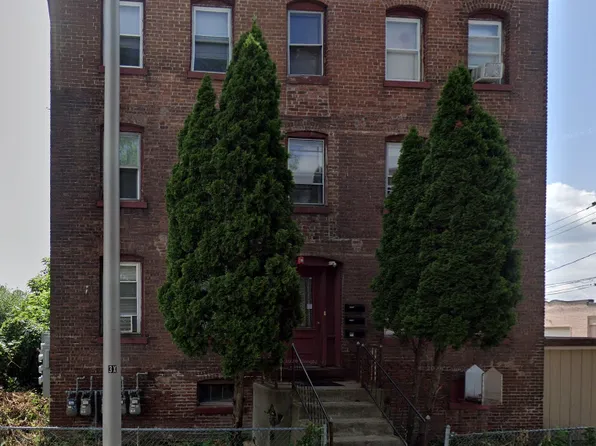 90 West St #2L, Chicopee, MA 01013