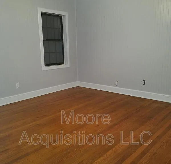221 Leonard Dr — Photo 15