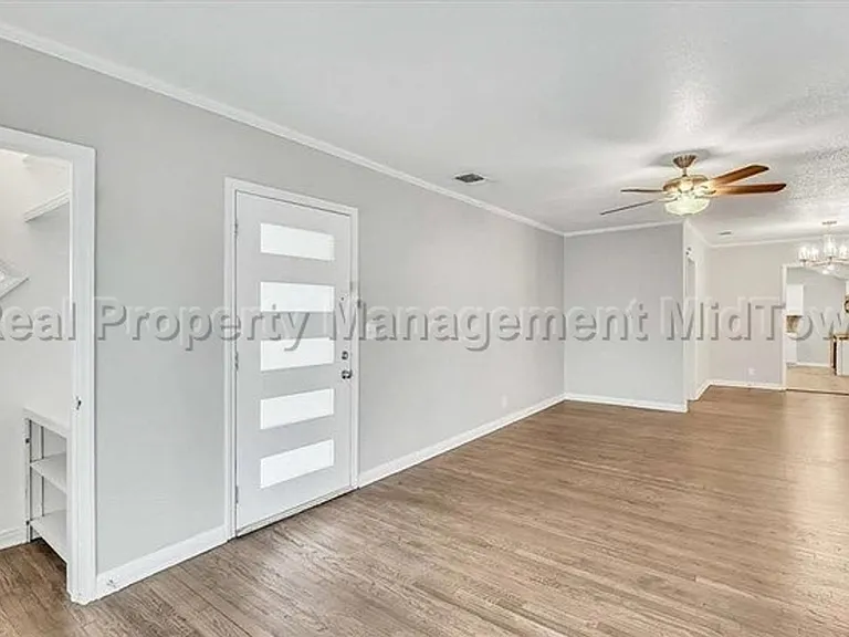 6400 Greenway Rd — Photo 2