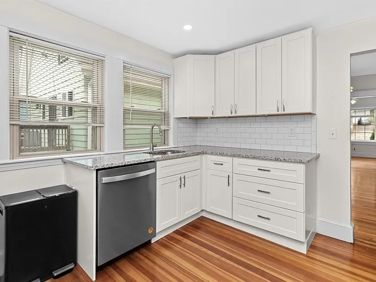 44 Hillsdale St #1 — Photo 10