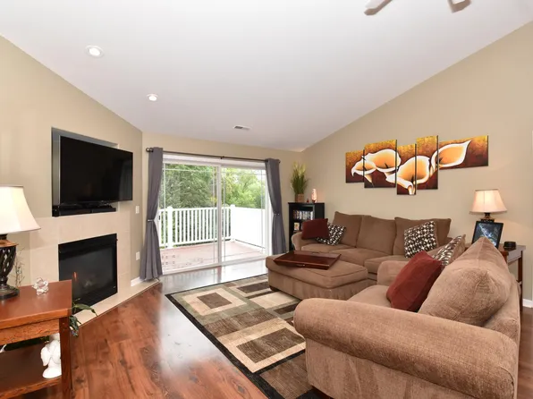410 E Veterans Way, Mukwonago, WI 53149