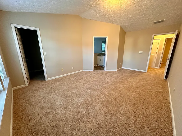 733 Vinebrook Ln — Photo 7