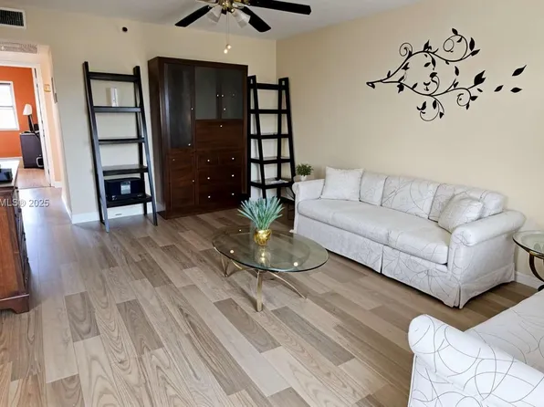 1044 Harwood #D, Deerfield Beach, FL 33442