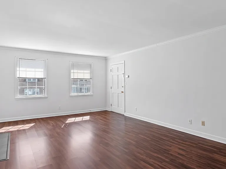 344 D Hanover Arms Ct #D — Photo 9