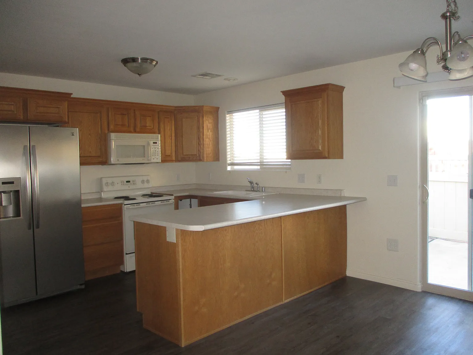 3 bed, 2.5 bath, 1340 sqft, $1,400 — Photo 4