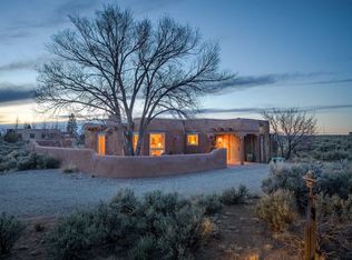 7 Wind Song Rd, El Prado, NM 87529