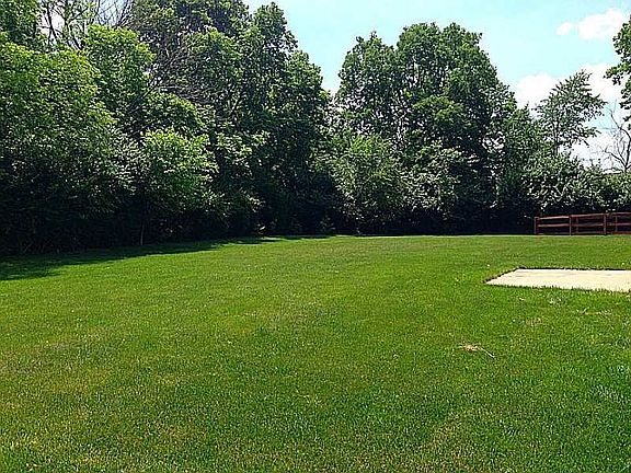 2nd image of 380 Laurel Glen Dr
