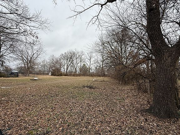 3rd image of 810 Union Ave E