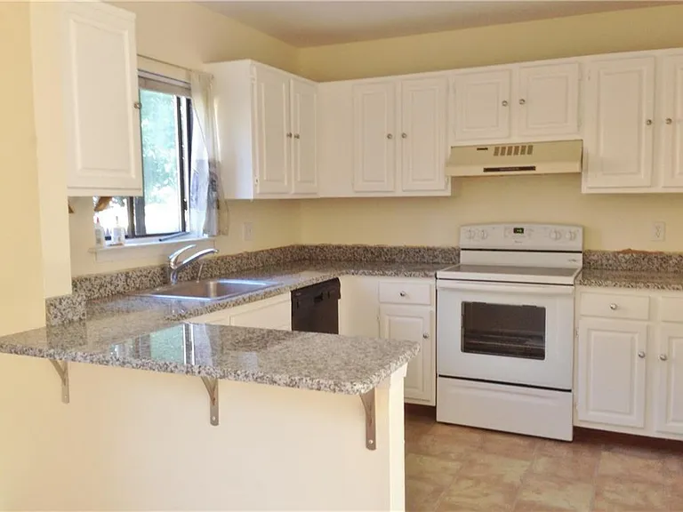 60 Lawn Ave #24 — Photo 3