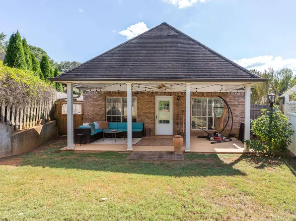 120 Steeplechase Ct, Pell City, AL 35128