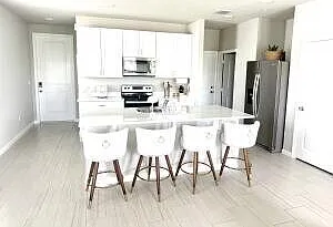 389 Salisbury Cir