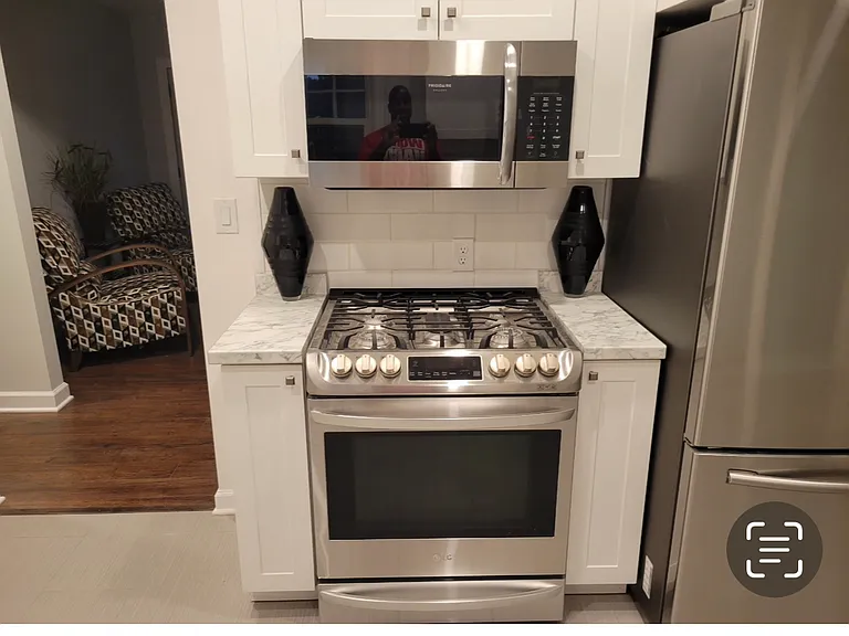 STOVE AND MICROWAVE