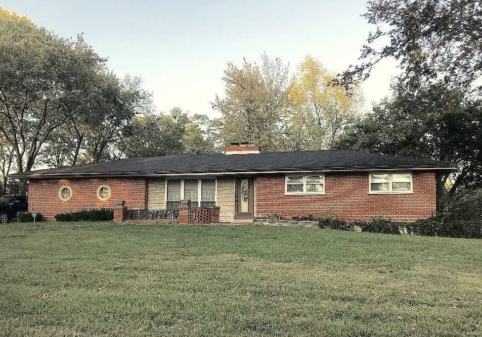 9933 Winkel Rd photo 1