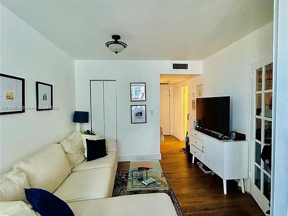 4th image of 2899 Collins Ave APT 1526