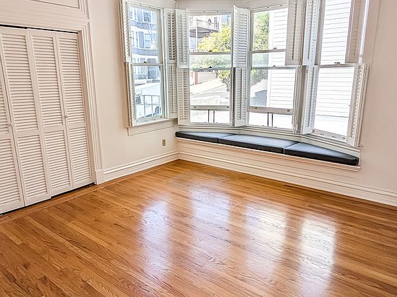 3rd image of 2694 Sacramento St