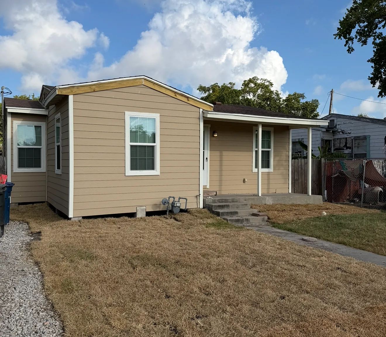 2625 Elizabeth St — Photo 1