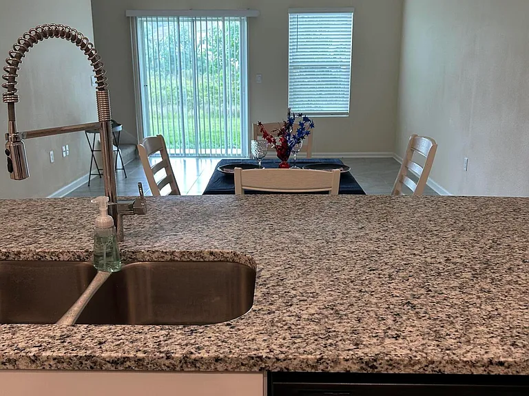 56 Java Ln — Photo 3