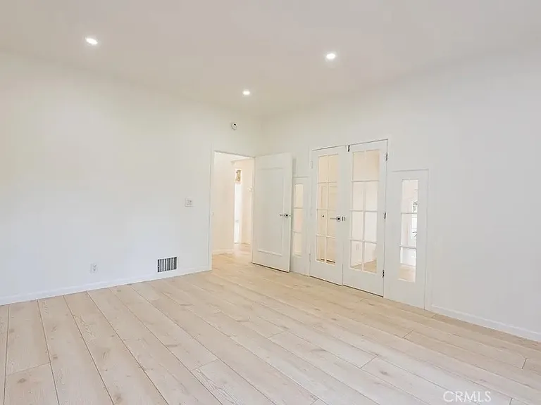 710 Adelaide Pl — Photo 17