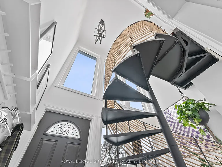 28 Minto St — Photo 2