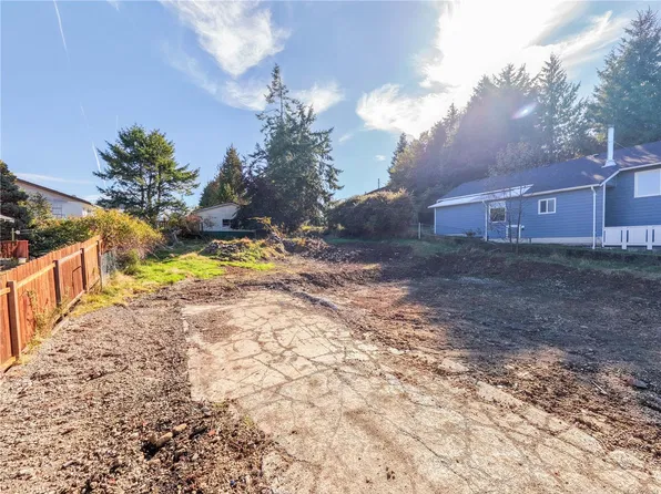 224 Alder St, Ucluelet, BC V0R 3A0