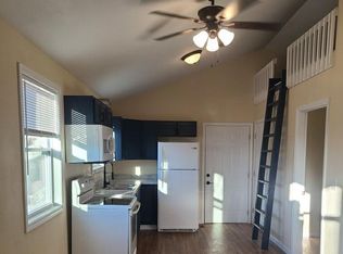 1003 W Chestnut St, La Follette, TN 37766