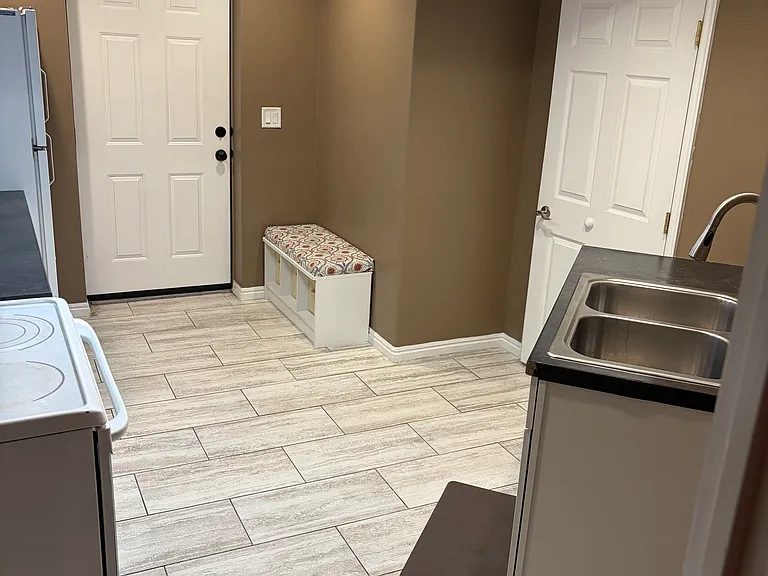 6825 S Jordan Village Rd — Photo 9