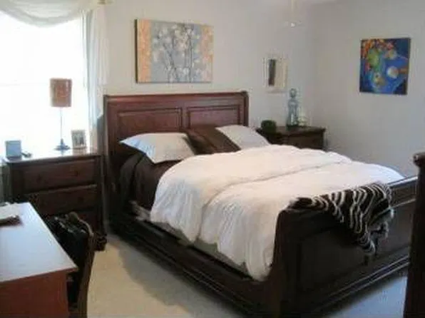 2 Pennington Cir, Portsmouth, VA 23701