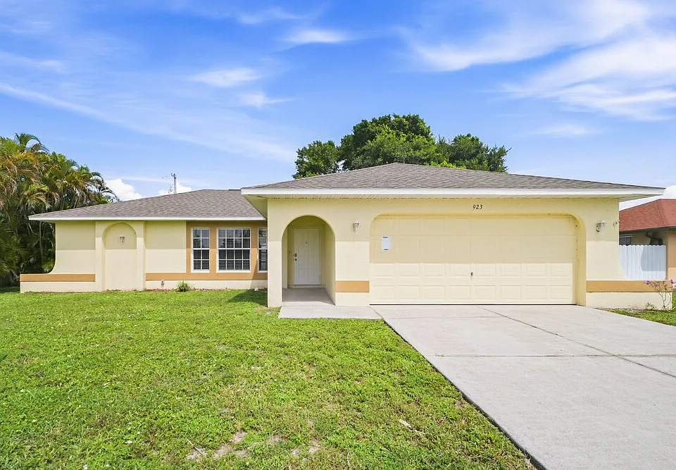 923 SE 34th Ter