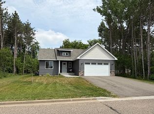 1141 Pinewood Trl, New Richmond, WI 54017