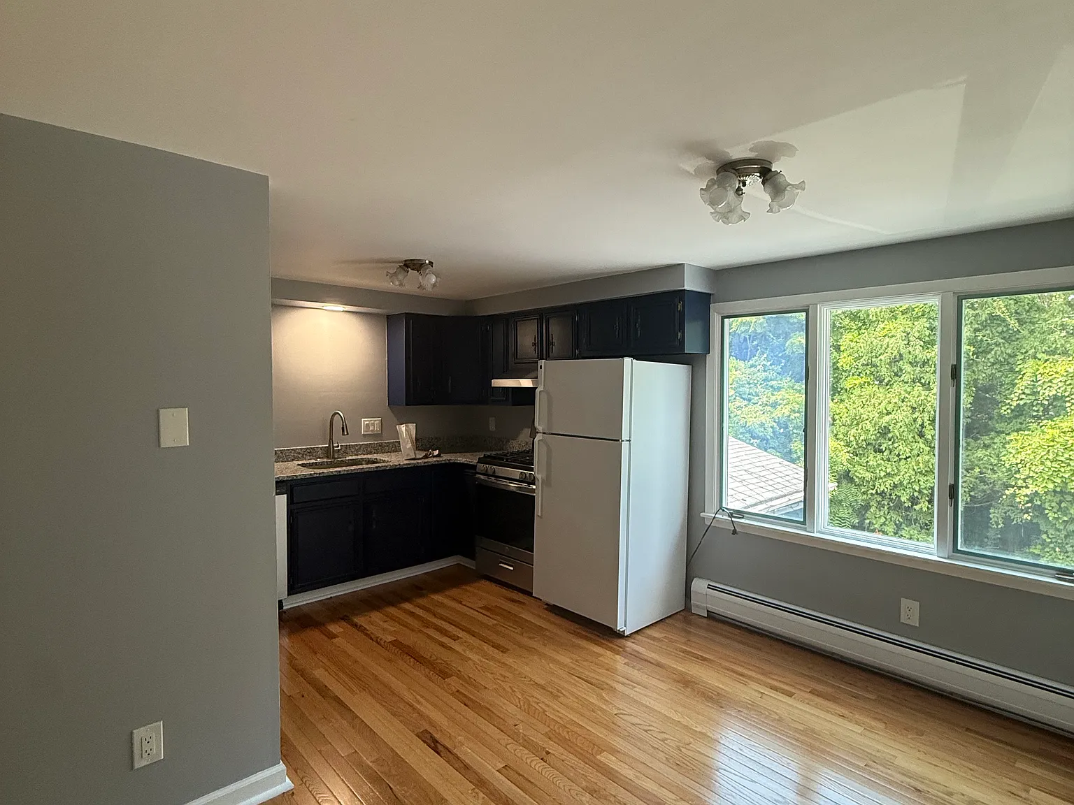 2 bed, 900 sqft, $1,750 — Photo 3