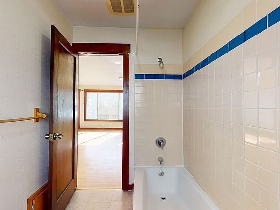 5th image of 2340 Hilgard Ave #10969915