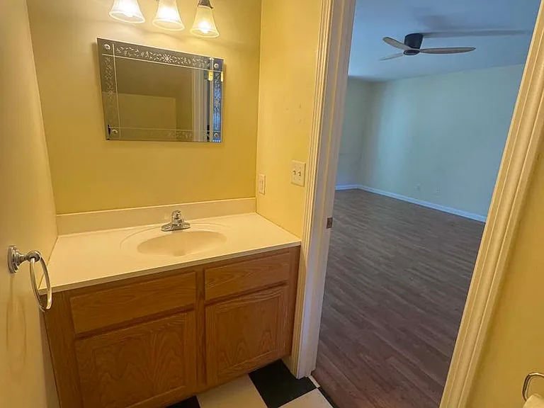 15 Edgefield Ln — Photo 7