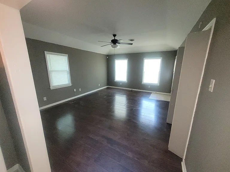 386 N Oak Grove Rd — Photo 6
