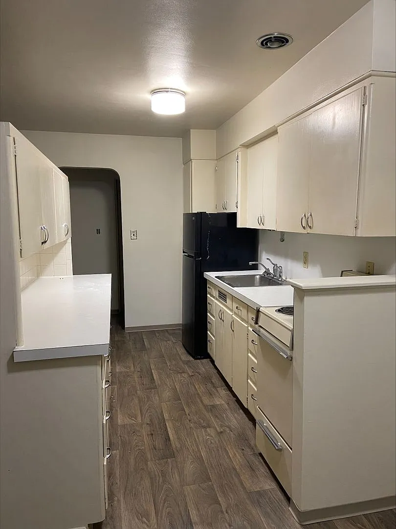 King Apartments — Photo 4