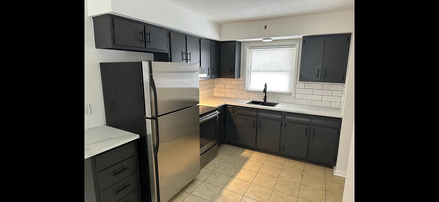 2131 Park Ln photo 1