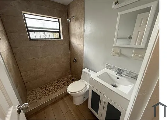 2007 A E Isaacs Ave — Photo 6