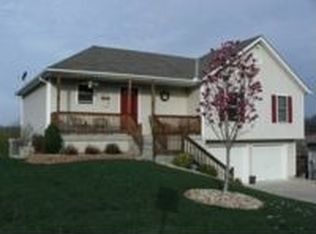 5416 NW Pennington Ln, Blue Springs, MO 64015