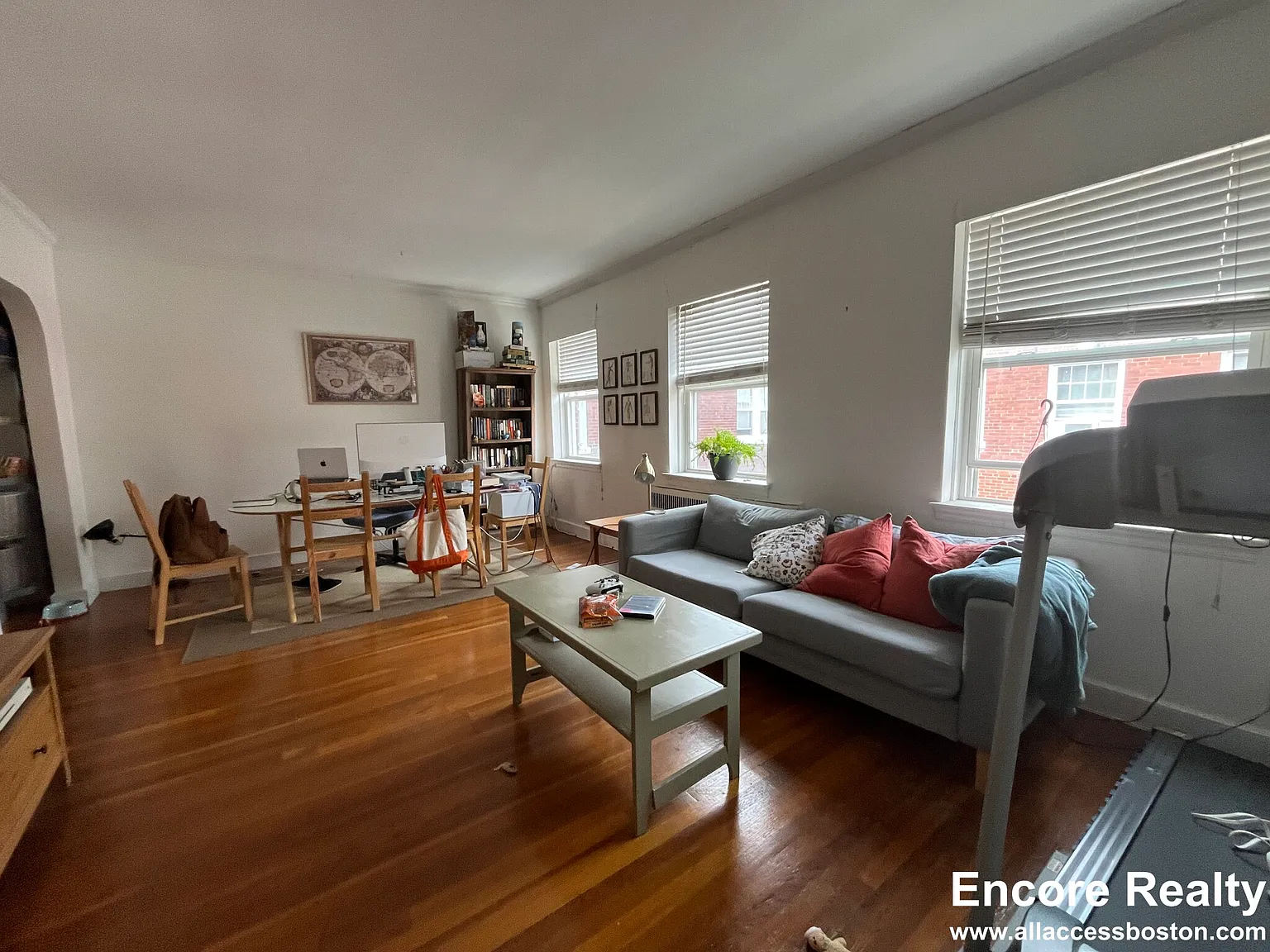 2 bed, 1100 sqft, $3,400 — Photo 2