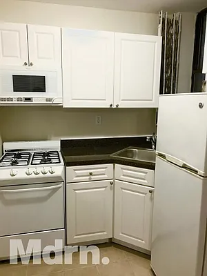 Rented by Mdrn Residential | media 15