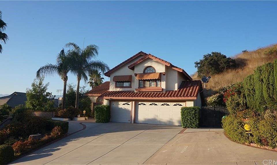 1st image of 858 Leyland Dr