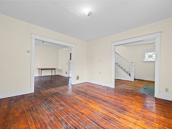 5th image of 241 Avis St