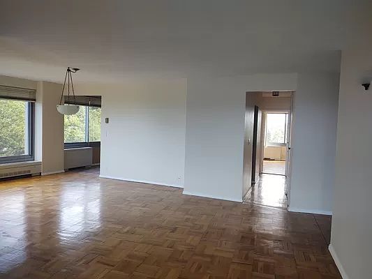 5th image of 4465 Douglas Ave APT 14L