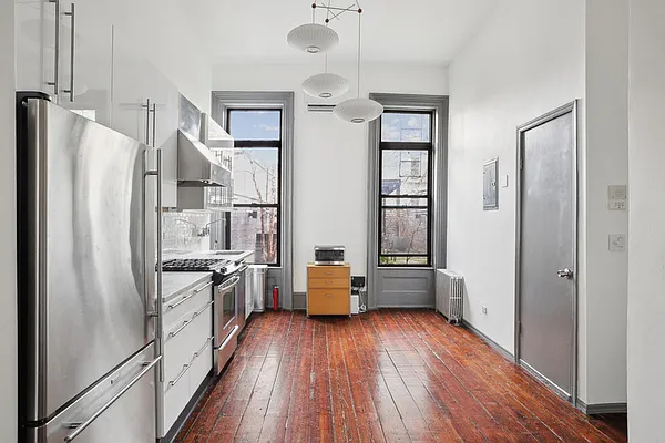 Rented by Compass | media 28