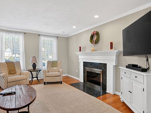 5th image of 10 Sawyer Rd