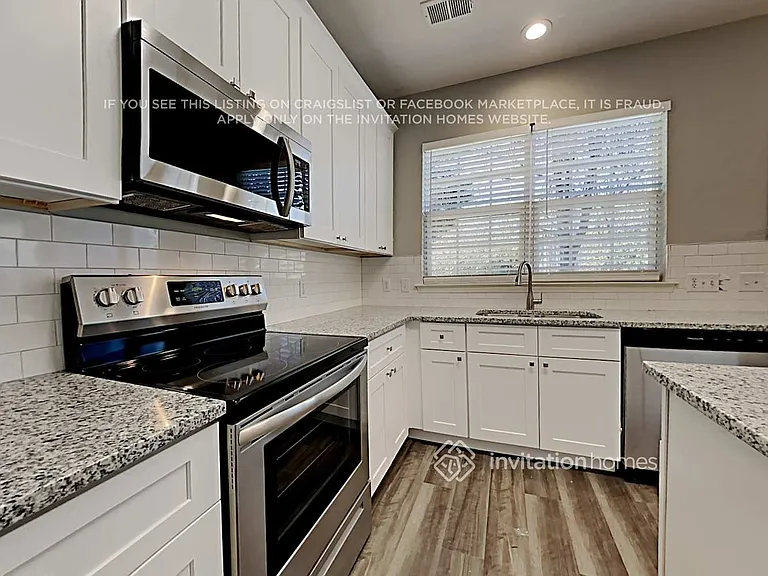 9135 Hearst Ct — Photo 6