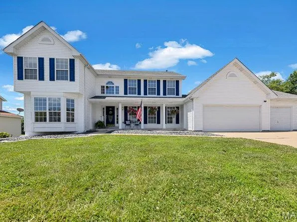 1030 Green Briar Hills Dr, O'Fallon, MO 63366