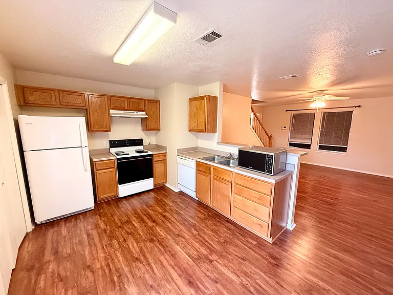 1602 Inca Dr #A — Photo 3