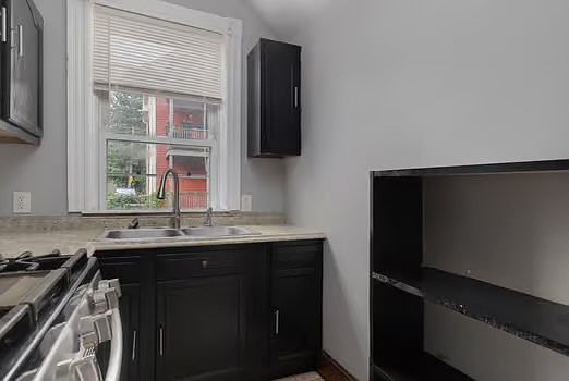 3rd image of 81 Lancaster St #2